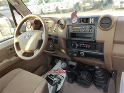 تويوتا لاند كروزر 70 بيك اب